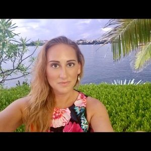 Meet your Posher, Sabra